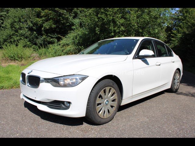 BMW 316i F30 4 Zylinder