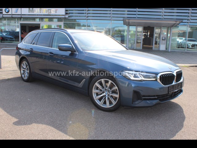 BMW 520d xDrive Touring G31 LCI HUD ACC LivePro AHK