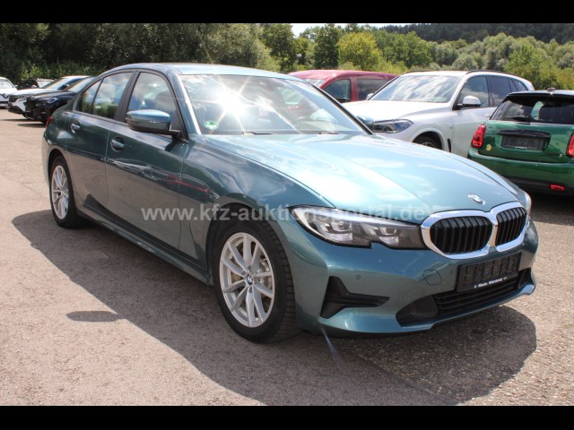 BMW 330e Plug-In Hybrid Advantage LivePro HiFi 