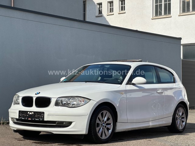 BMW 116i 3-T. Klima Glasdach Sportlenkrad 8 Fach Bereift